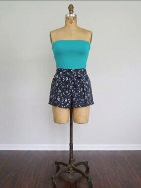 Vera Wang Light Weight Navy Blue Floral Shorts